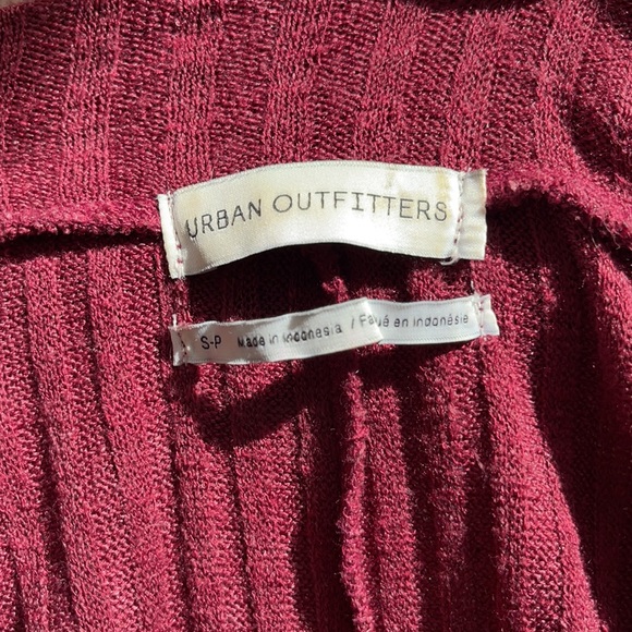 URBAN OUTFITTERS Adorable Shirt!! - Picture 4 of 4